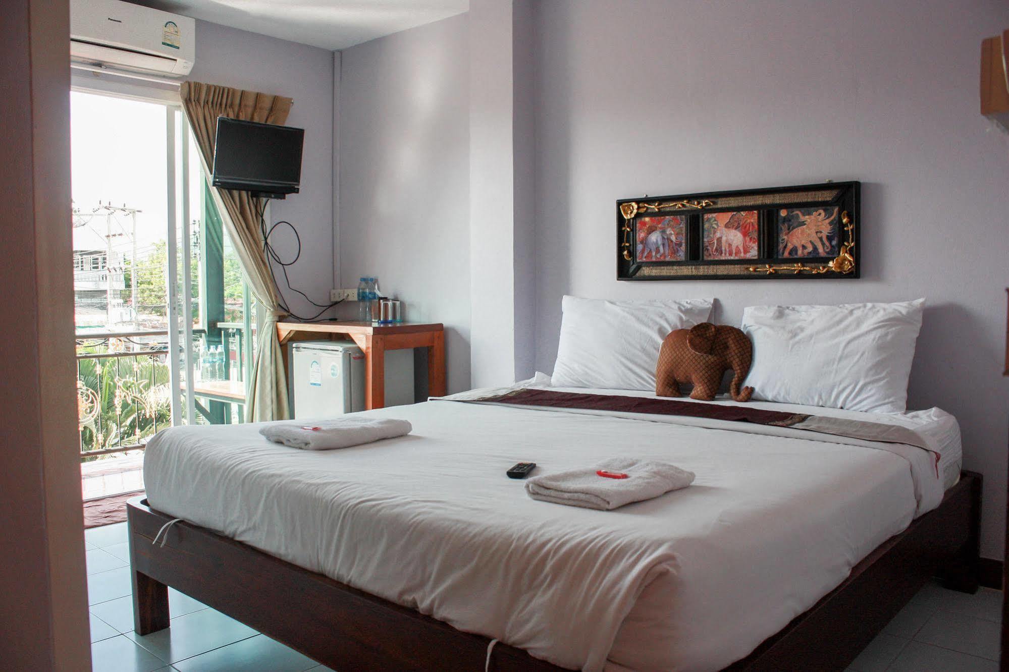 Baan Taklom Chomtalay Hotel Cha-Am Ngoại thất bức ảnh